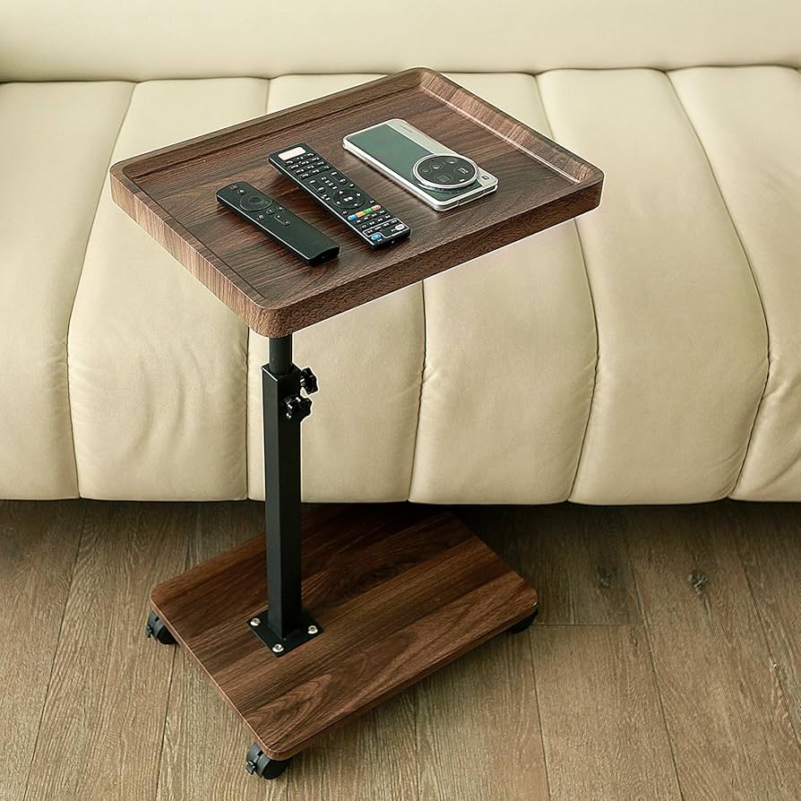 キャスターがついたアンティーク調のサイドテーブル Woody Prime Cherry キャスター付きサイドテーブル | 高級感と